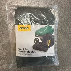Doona Black Vehicle Seat Protector *NEW